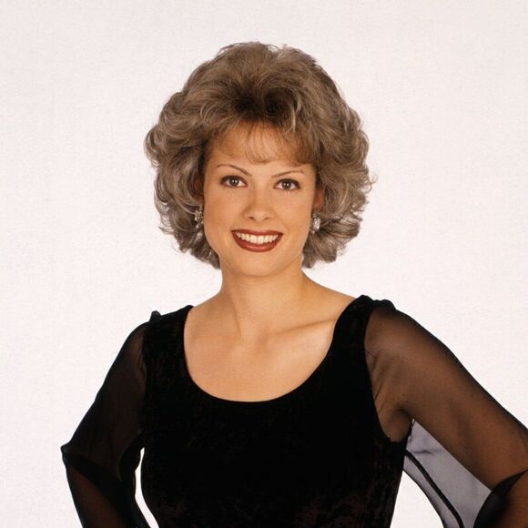 Louis Ferre Shanda Wig Color 16HL10 - Picture 2 of 4